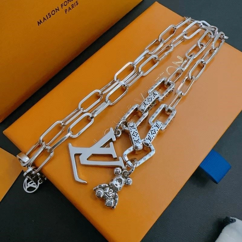 Louis Vuitton Necklaces Refined 249264