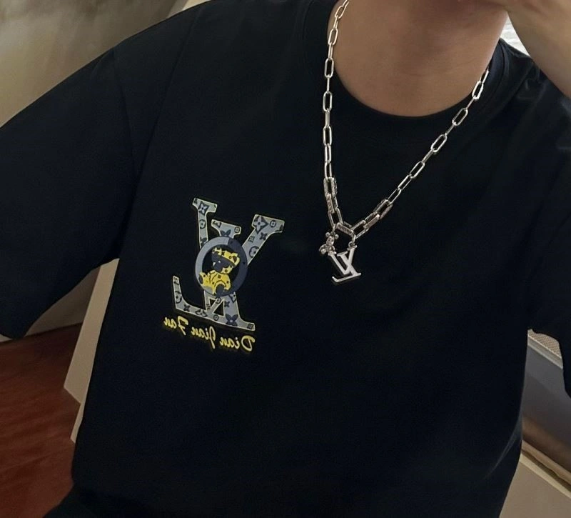 Louis Vuitton Necklaces Refined 249264