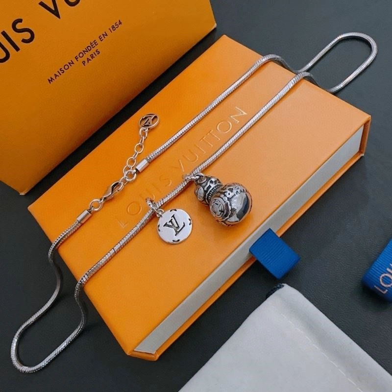 Louis Vuitton Necklaces Casual 249246