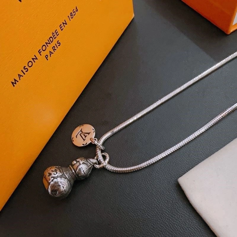 Louis Vuitton Necklaces Casual 249246