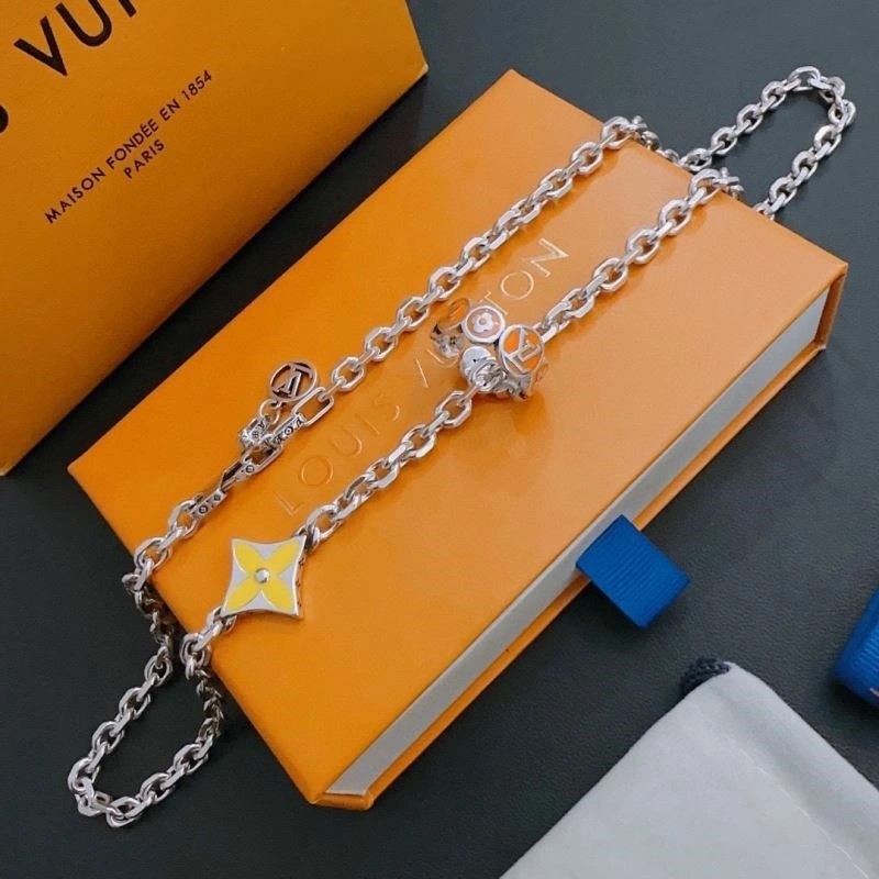 Lightweight Louis Vuitton Necklaces 249262