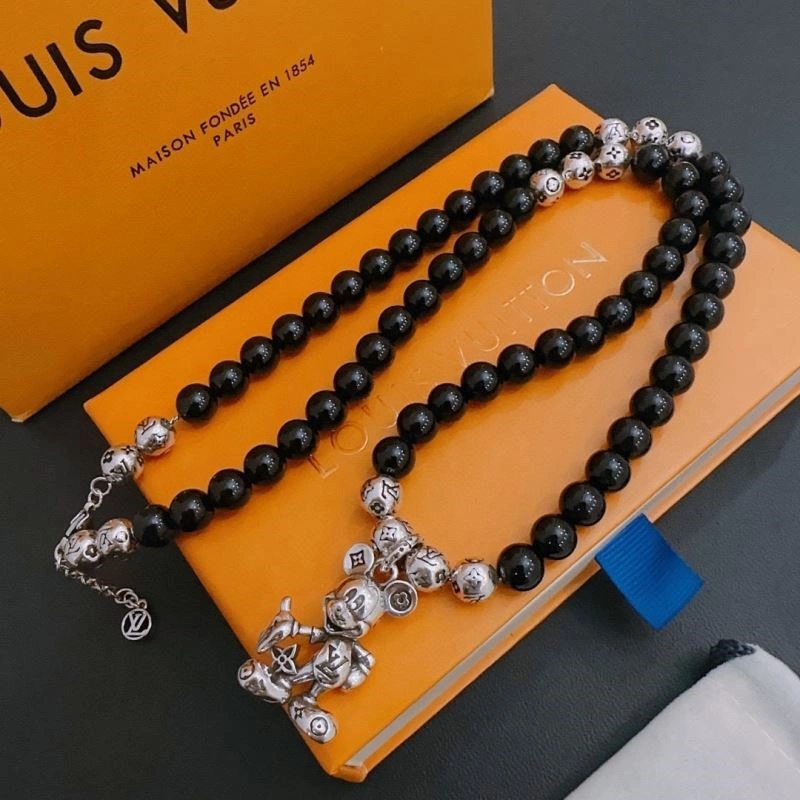 Louis Vuitton Necklaces Practical 249260
