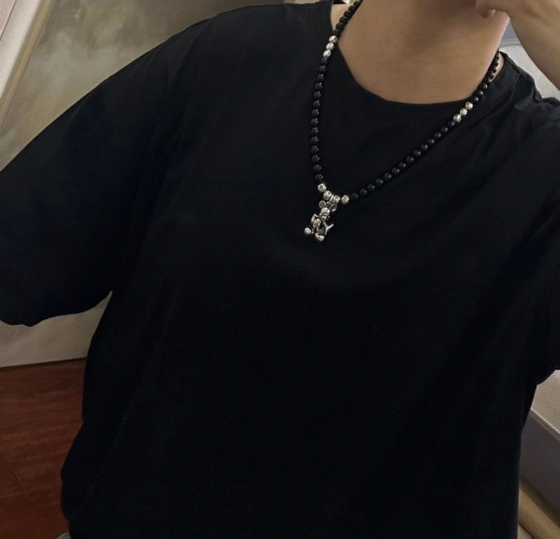 Louis Vuitton Necklaces Practical 249260