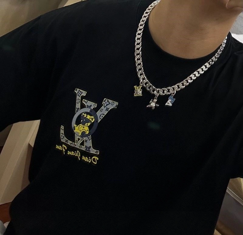 Louis Vuitton Necklaces Neat 249257