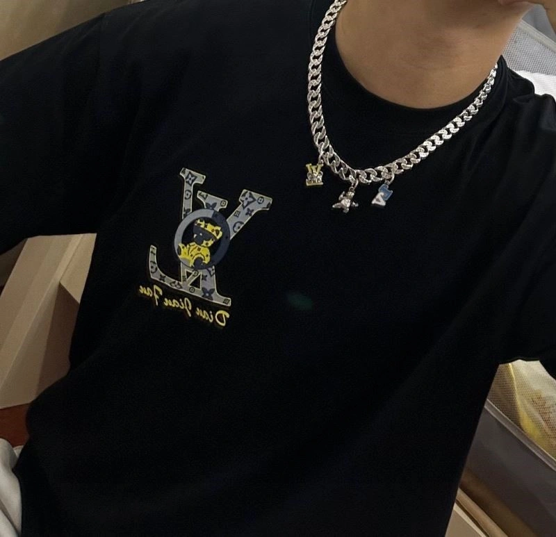 Louis Vuitton Necklaces Neat 249257