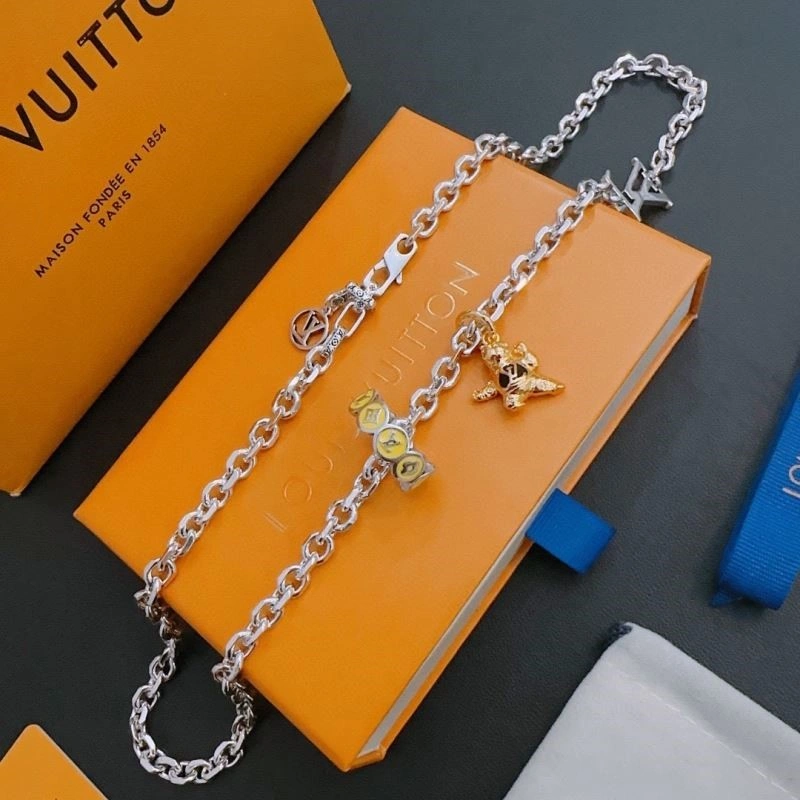 Louis Vuitton Necklaces Flexible 249243