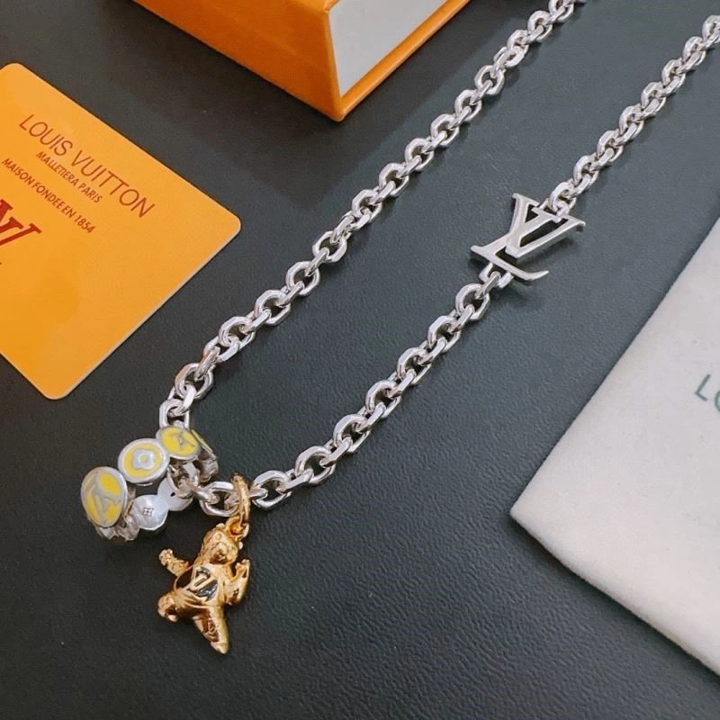 Louis Vuitton Necklaces Flexible 249243