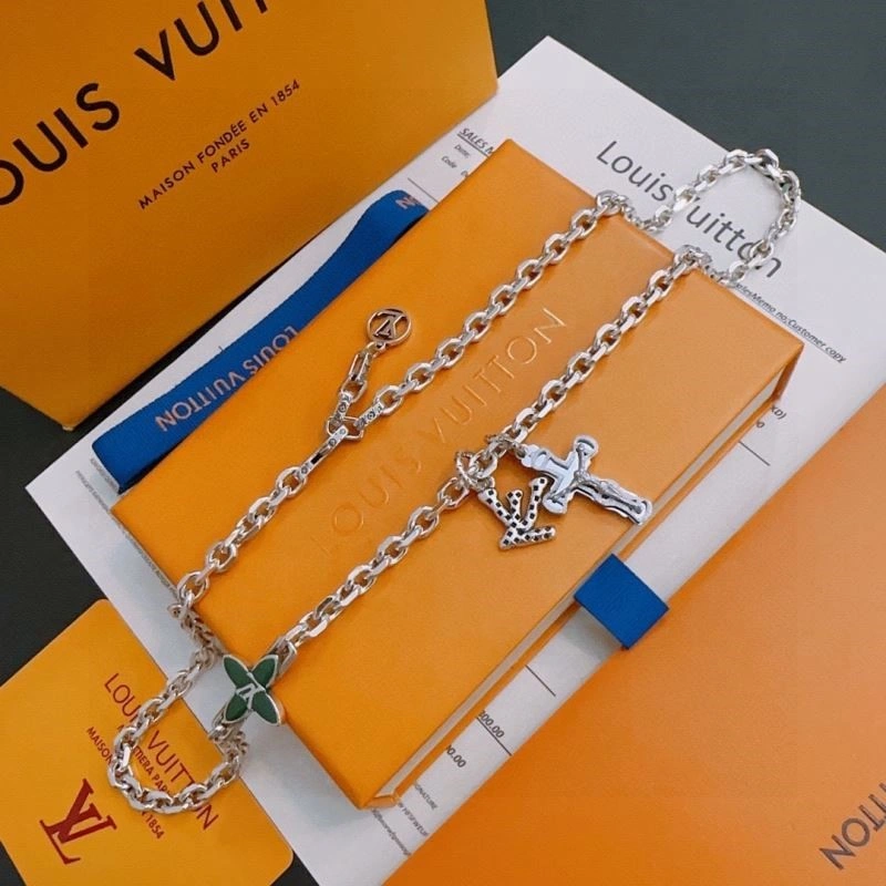 Louis Vuitton Necklaces Snug 249261