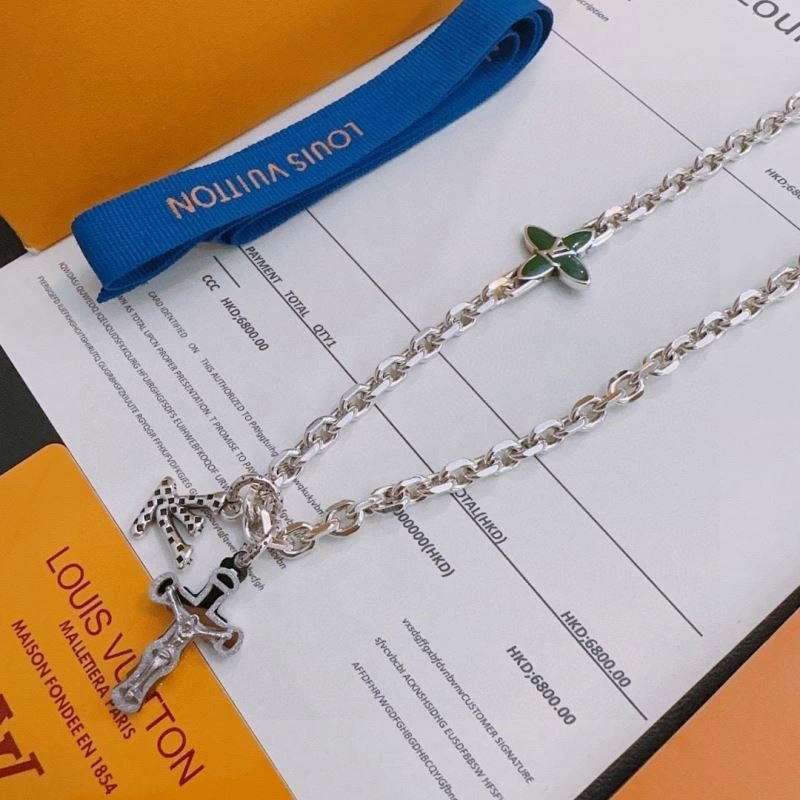 Louis Vuitton Necklaces Snug 249261