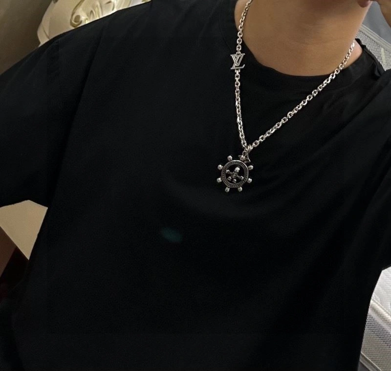 FastDry Louis Vuitton Necklaces 249255