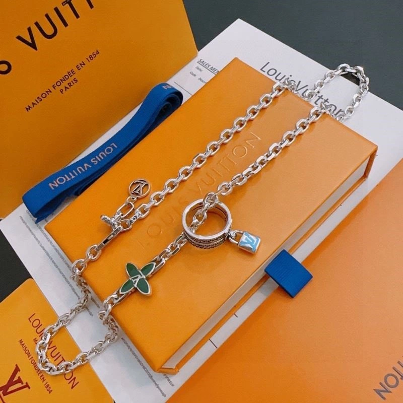 Louis Vuitton Necklaces Contemporary 249258