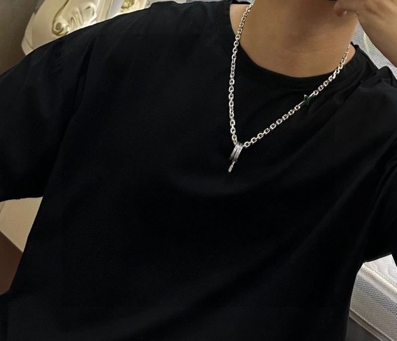 Louis Vuitton Necklaces Contemporary 249258