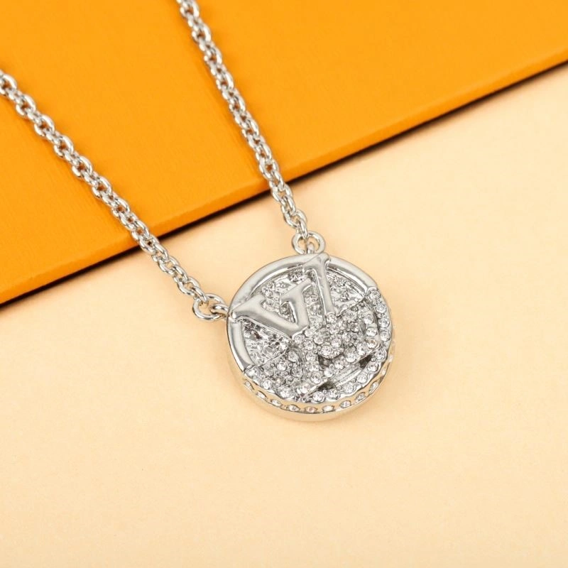 Packable Louis Vuitton Necklaces 249234
