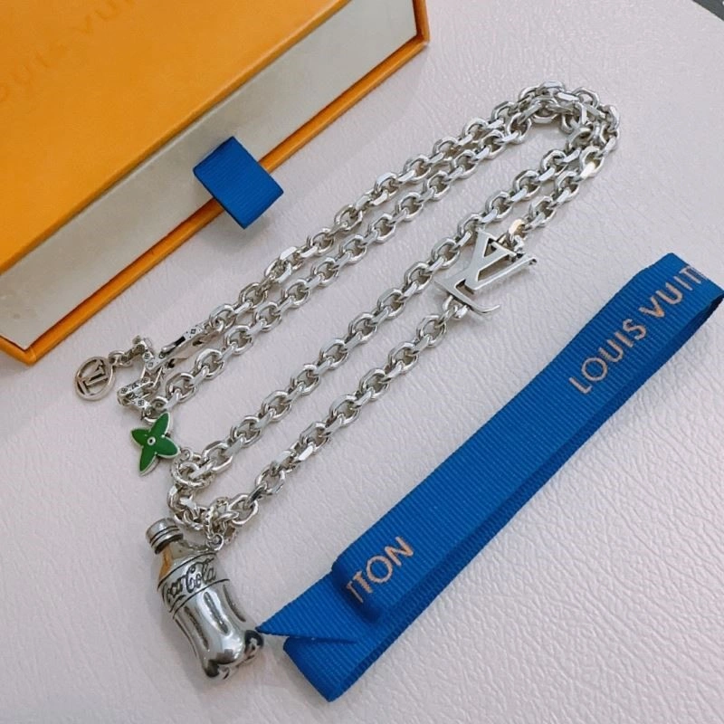 Flexible Louis Vuitton Necklaces 249239