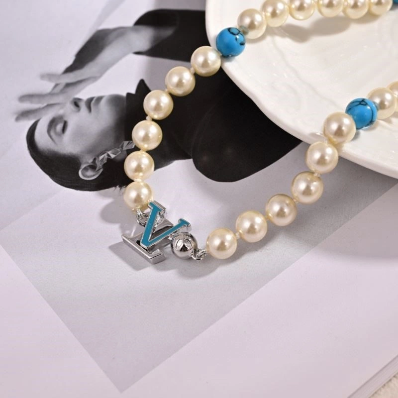 Louis Vuitton Necklaces Modern 249232