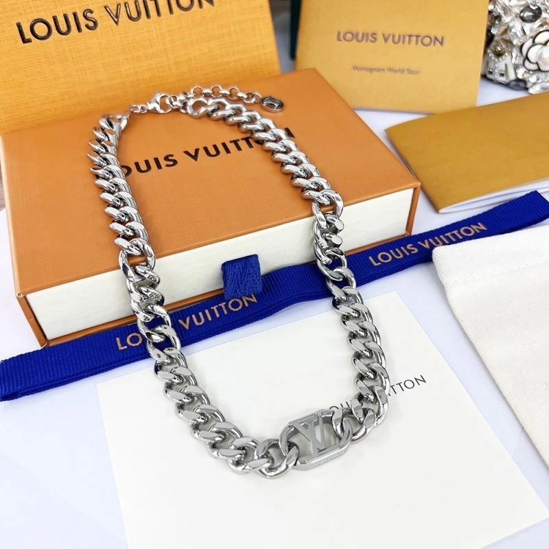 Louis Vuitton Necklaces Trendsetting 249242
