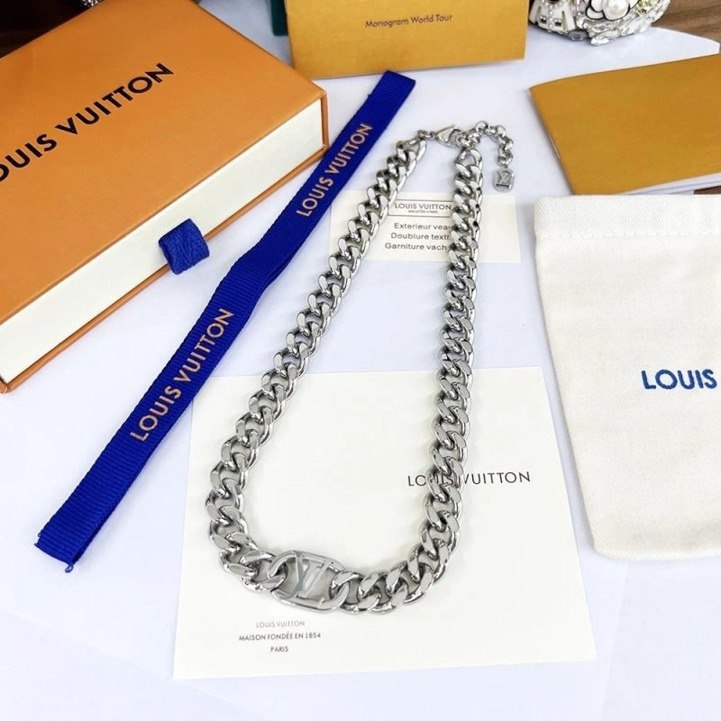 Louis Vuitton Necklaces Trendsetting 249242