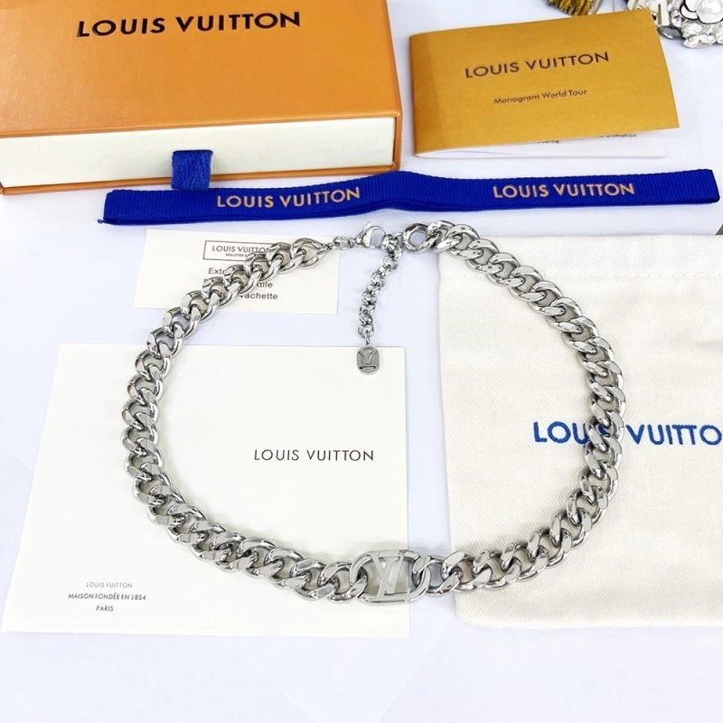 Louis Vuitton Necklaces Trendsetting 249242
