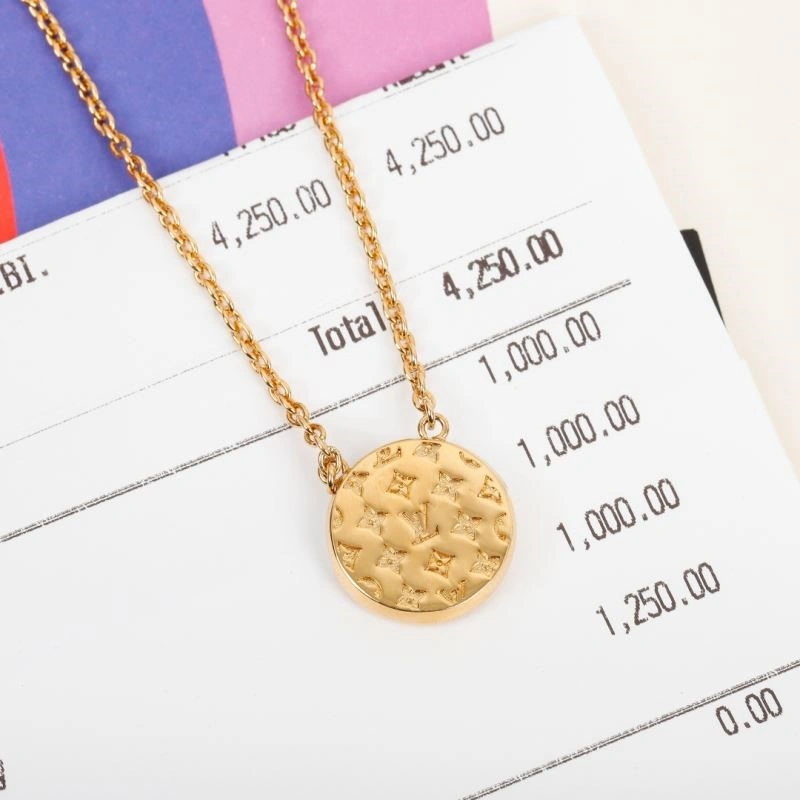 WaterResistant Louis Vuitton Necklaces 249249