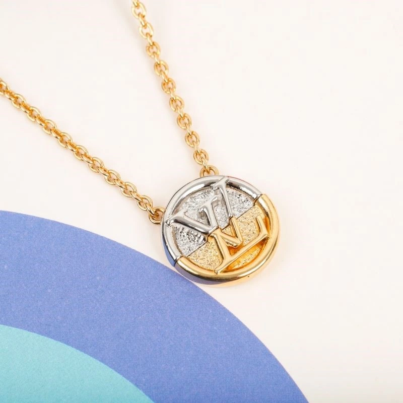 WaterResistant Louis Vuitton Necklaces 249249