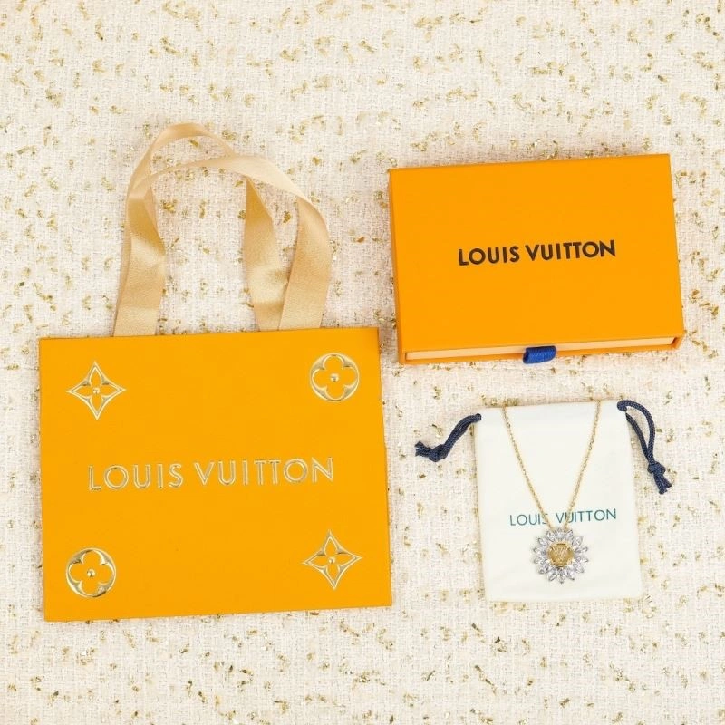 Sophisticated Louis Vuitton Necklaces 249253