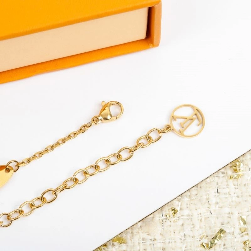Sophisticated Louis Vuitton Necklaces 249253