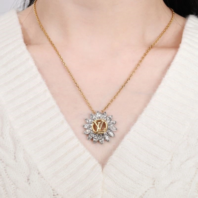 Sophisticated Louis Vuitton Necklaces 249253
