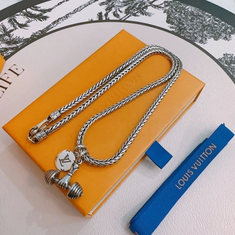 Tailored Louis Vuitton Necklaces 249230