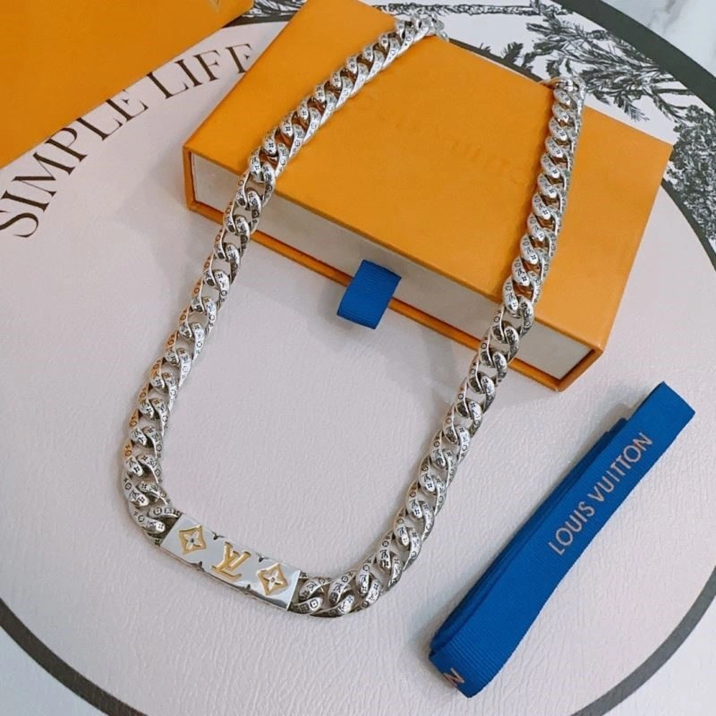 Attractive Louis Vuitton Necklaces 249229