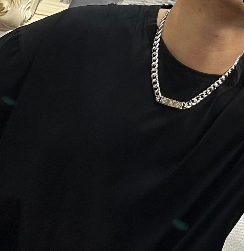 Attractive Louis Vuitton Necklaces 249229
