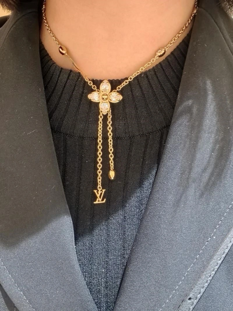 Louis Vuitton Necklaces Snug 249228