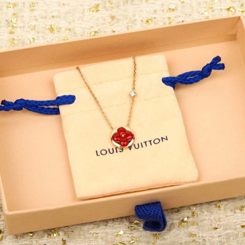 Louis Vuitton Necklaces Attractive 249227