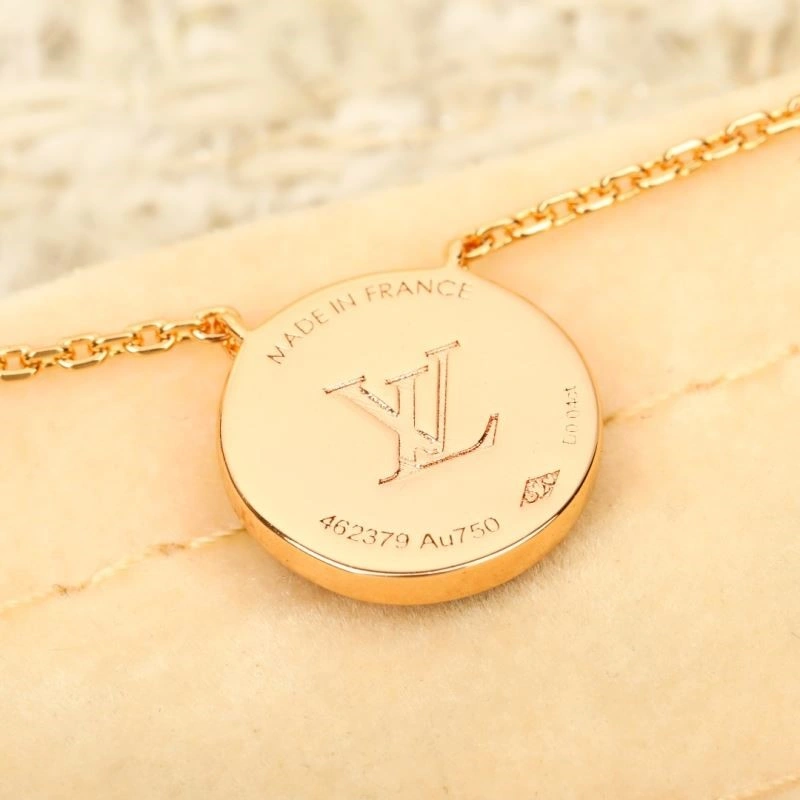 Louis Vuitton Necklaces Attractive 249227