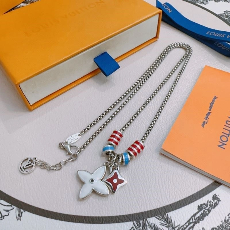 Sleek Louis Vuitton Necklaces 249225