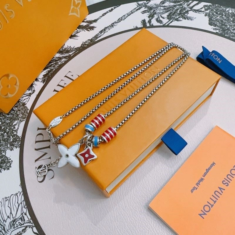 Sleek Louis Vuitton Necklaces 249225