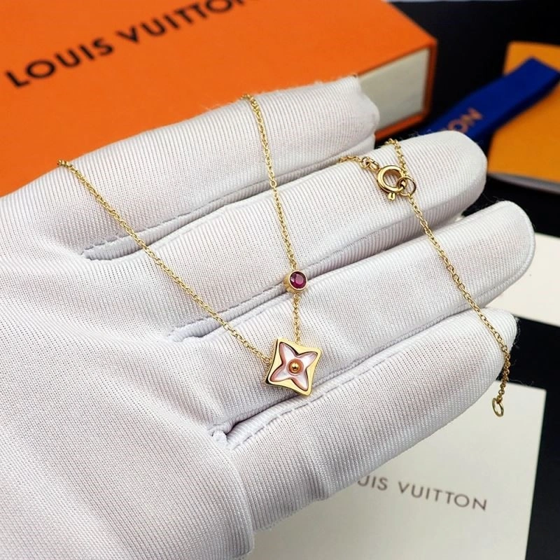 Louis Vuitton Necklaces Flexible 249212