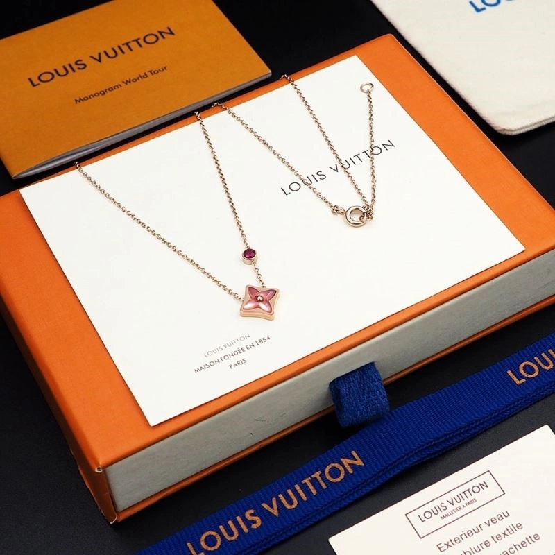 ComfortFit Louis Vuitton Necklaces 249216