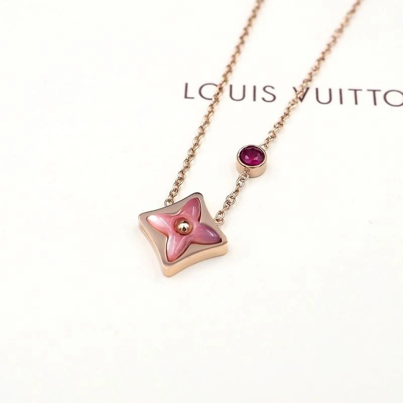 ComfortFit Louis Vuitton Necklaces 249216