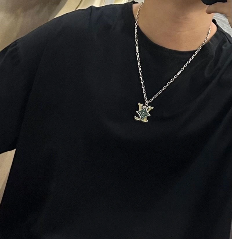 Louis Vuitton Necklaces SportInspired 249209