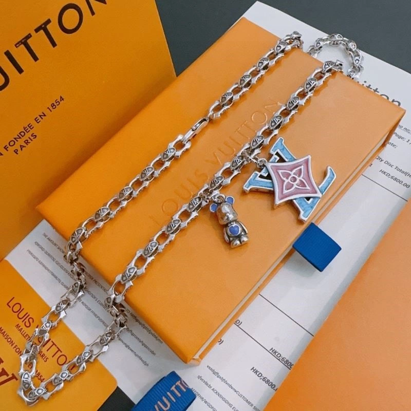 Louis Vuitton Necklaces StreetReady 249210