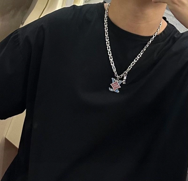 Louis Vuitton Necklaces StreetReady 249210