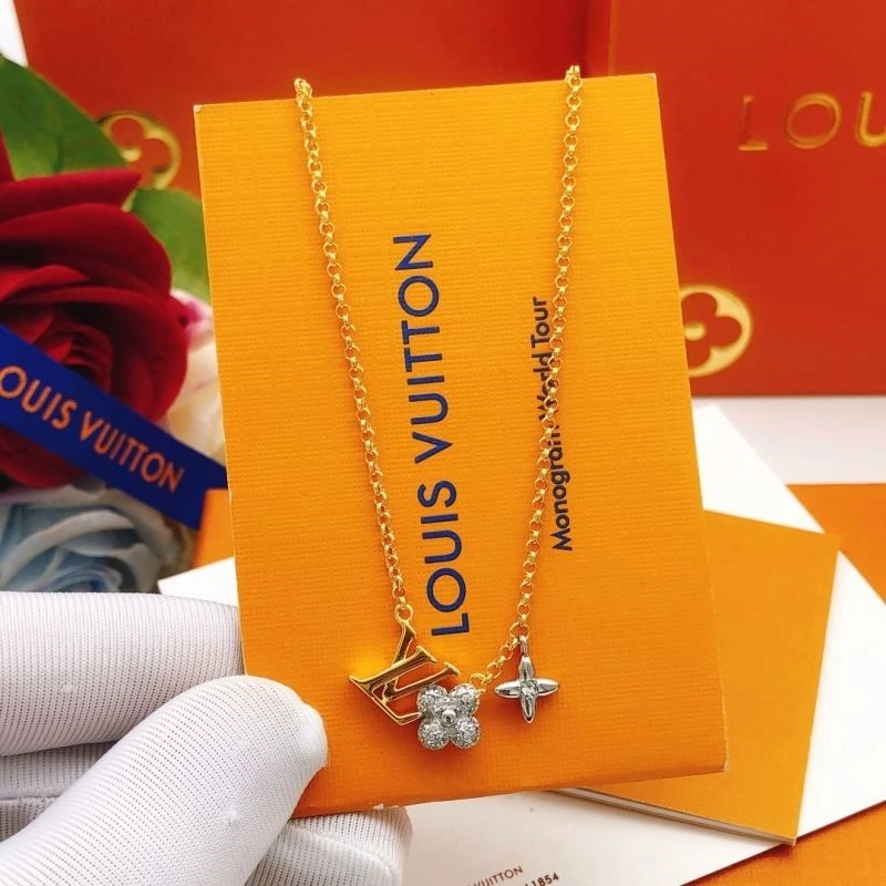 Louis Vuitton Necklaces Bold 248993