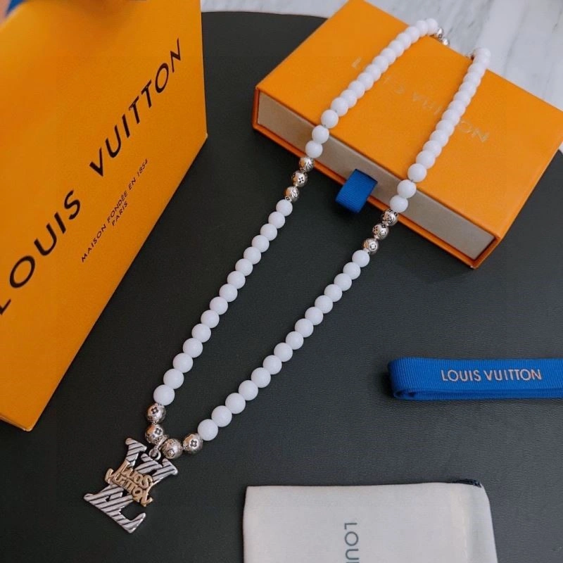 Louis Vuitton Necklaces Supportive 248978