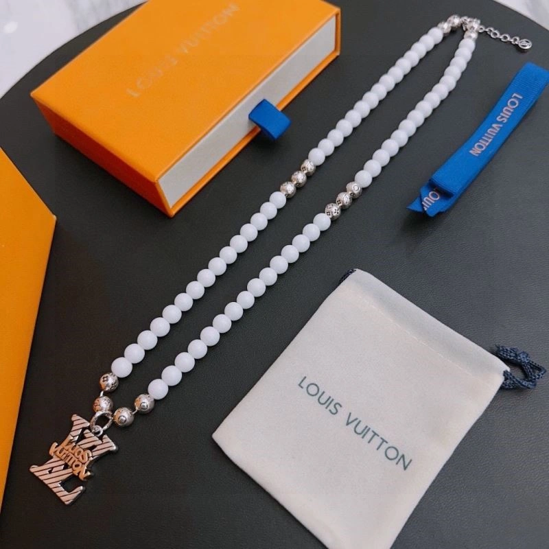 Louis Vuitton Necklaces Supportive 248978