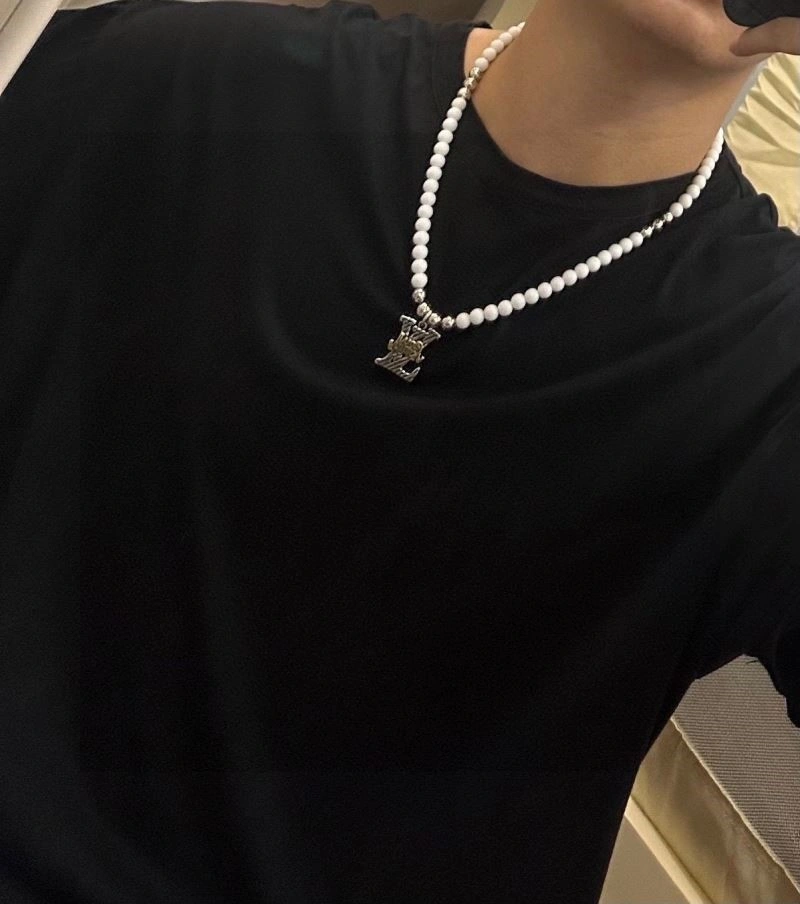 Louis Vuitton Necklaces Supportive 248978