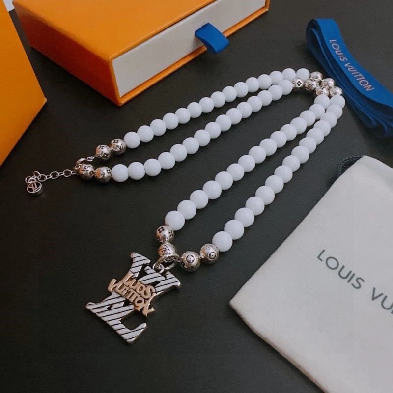 Louis Vuitton Necklaces Supportive 248978