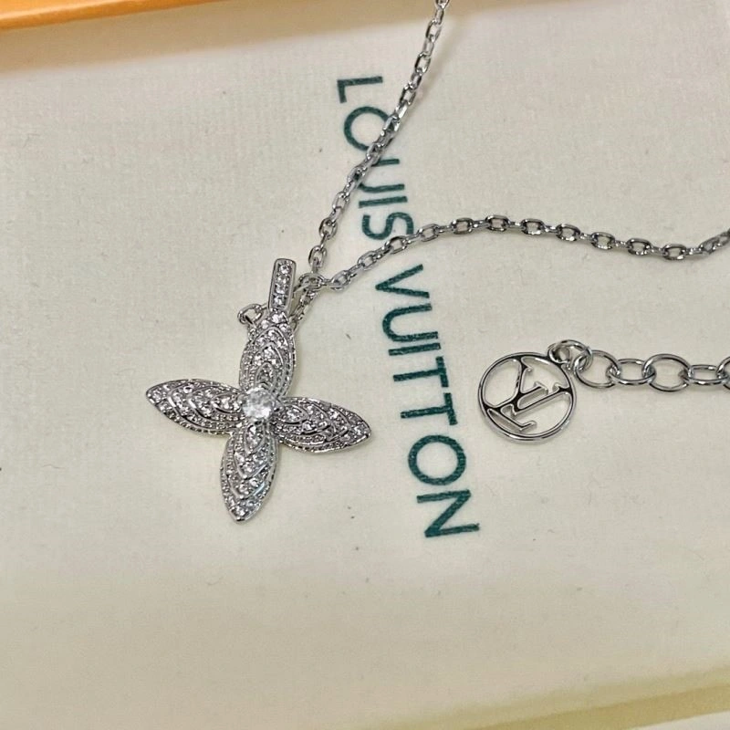 MultiPurpose Louis Vuitton Necklaces 248974