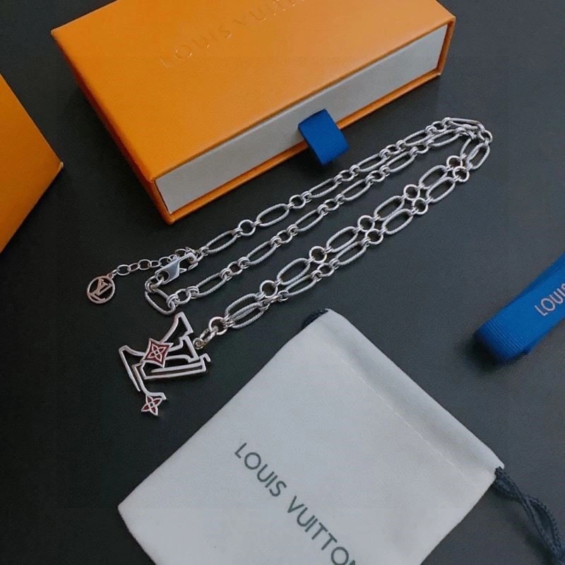 Chic Louis Vuitton Necklaces 248973