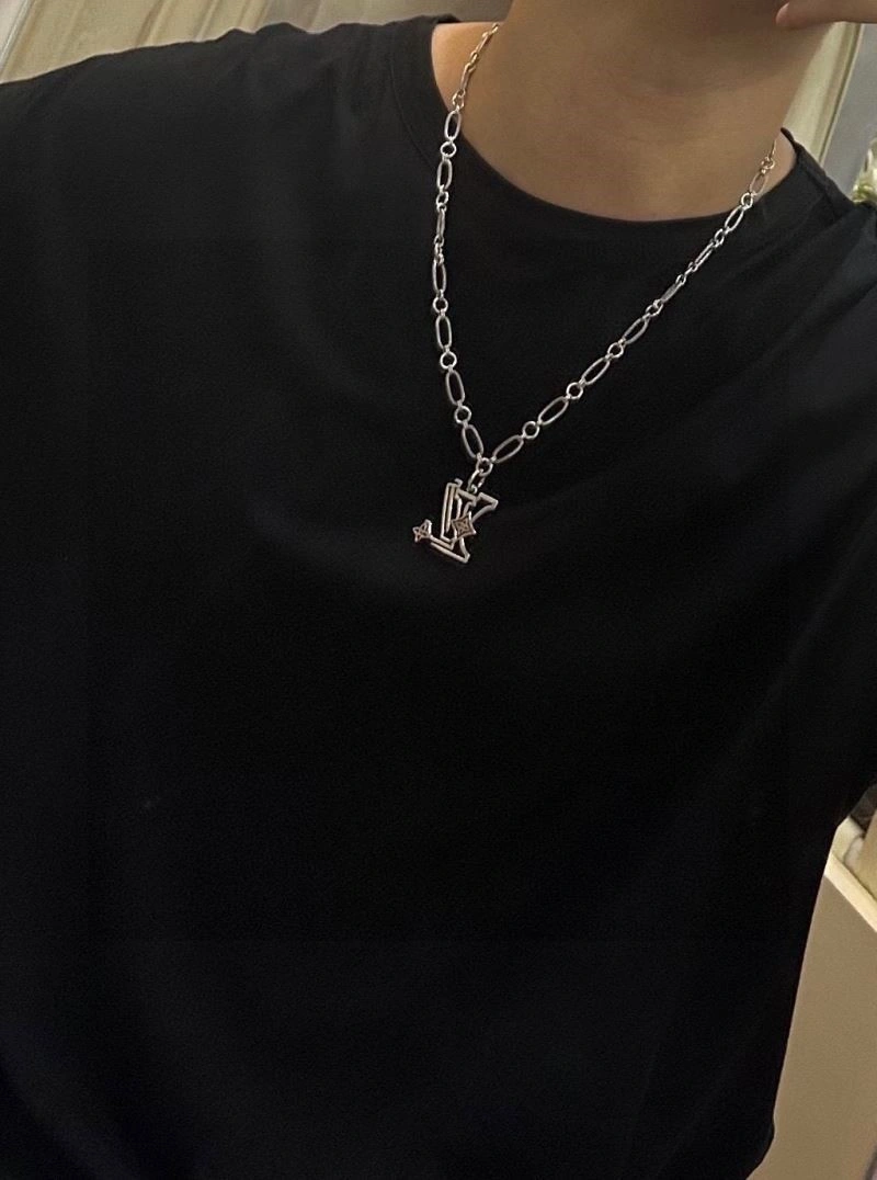 Chic Louis Vuitton Necklaces 248973
