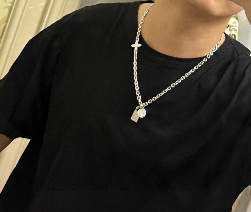 WeatherProof Louis Vuitton Necklaces 248970